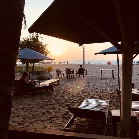 Lanka Beach Hotel Ettukala Eksteriør billede