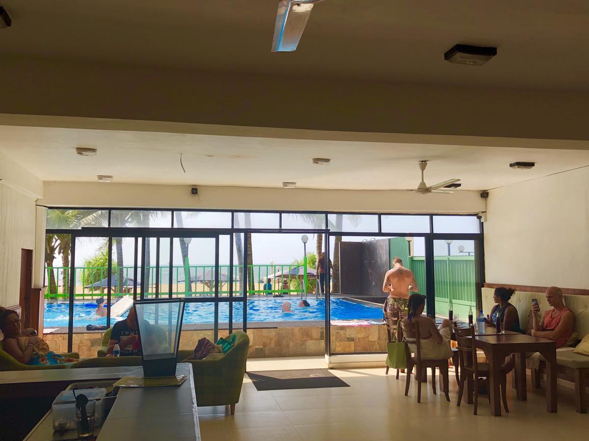 Lanka Beach Hotel Ettukala Eksteriør billede