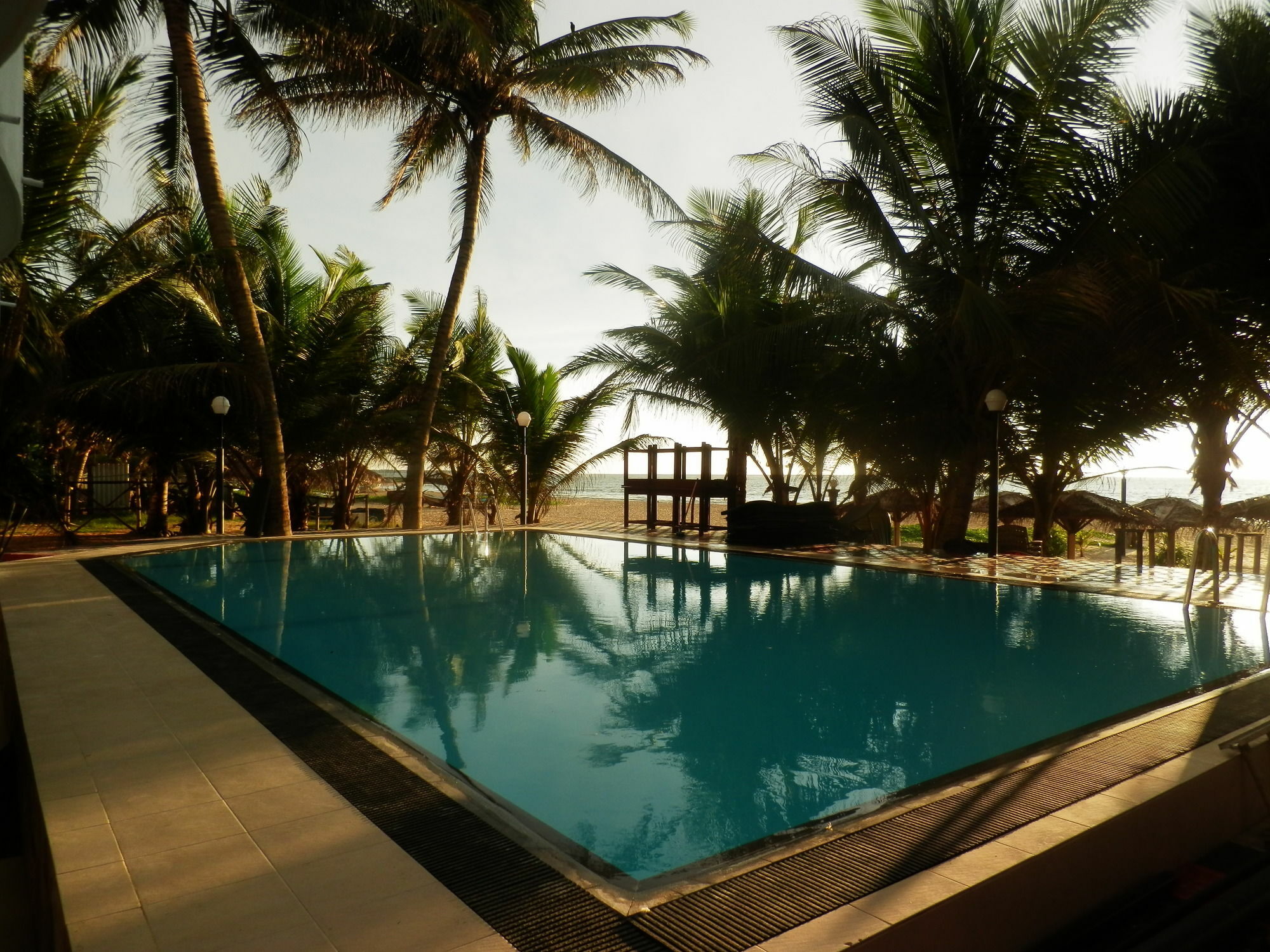 Lanka Beach Hotel Ettukala Eksteriør billede